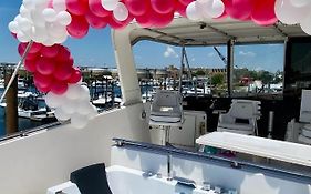Cozy Condo Ocean 3Xdeck Yacht